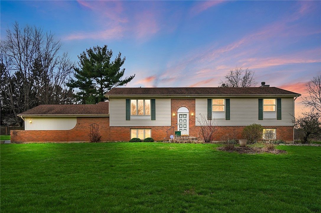 1565 Kingsway Dr Xenia, OH 45385 - Thumbnail 2