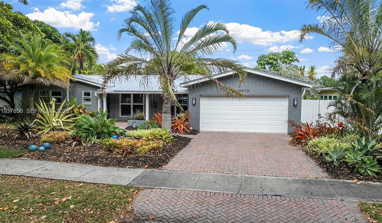 5670 NE 21st Dr Fort Lauderdale, FL 33308 - Thumbnail 2