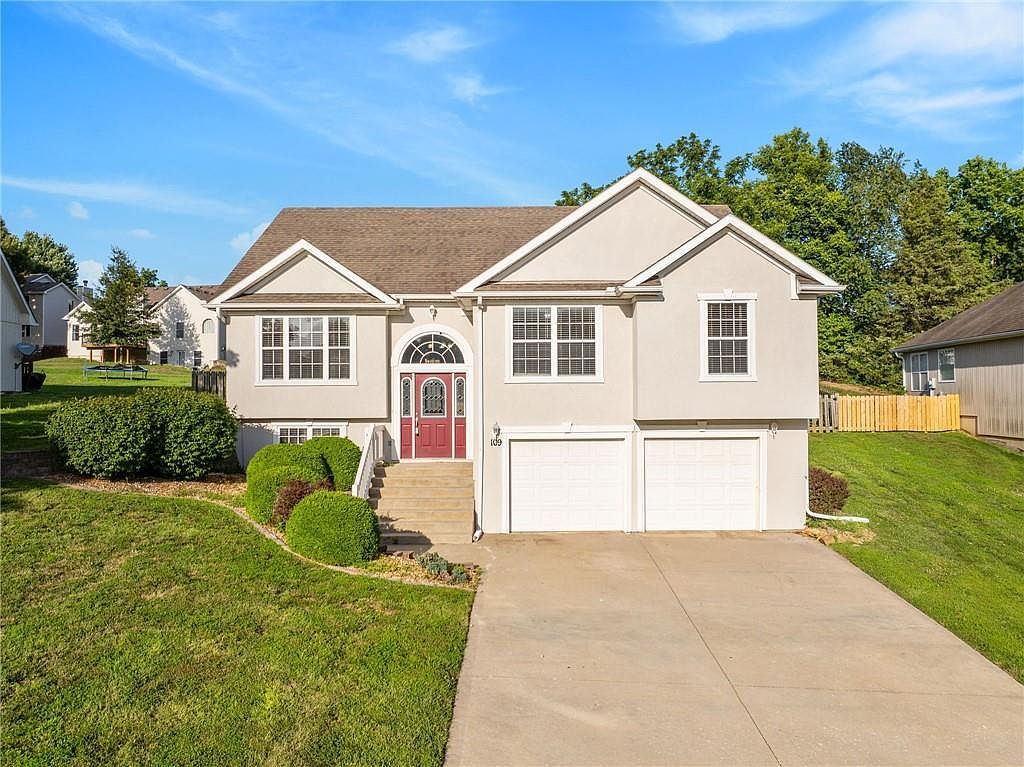 109 Deerfield Dr Warrensburg, MO 64093 - Thumbnail 2