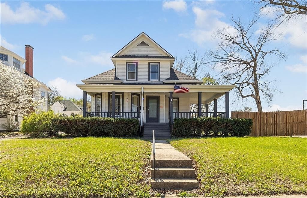 312 E Gay St Warrensburg, MO 64093  | Single Family