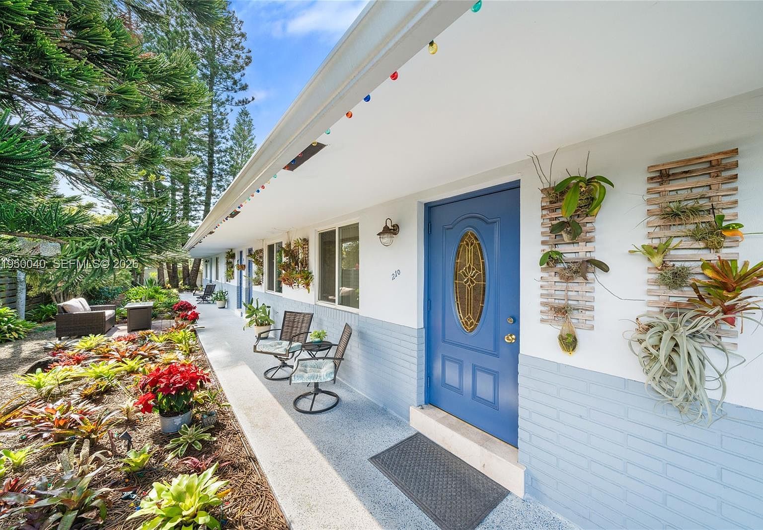 208 NE 4th St Hallandale, FL 33009 - Thumbnail 2