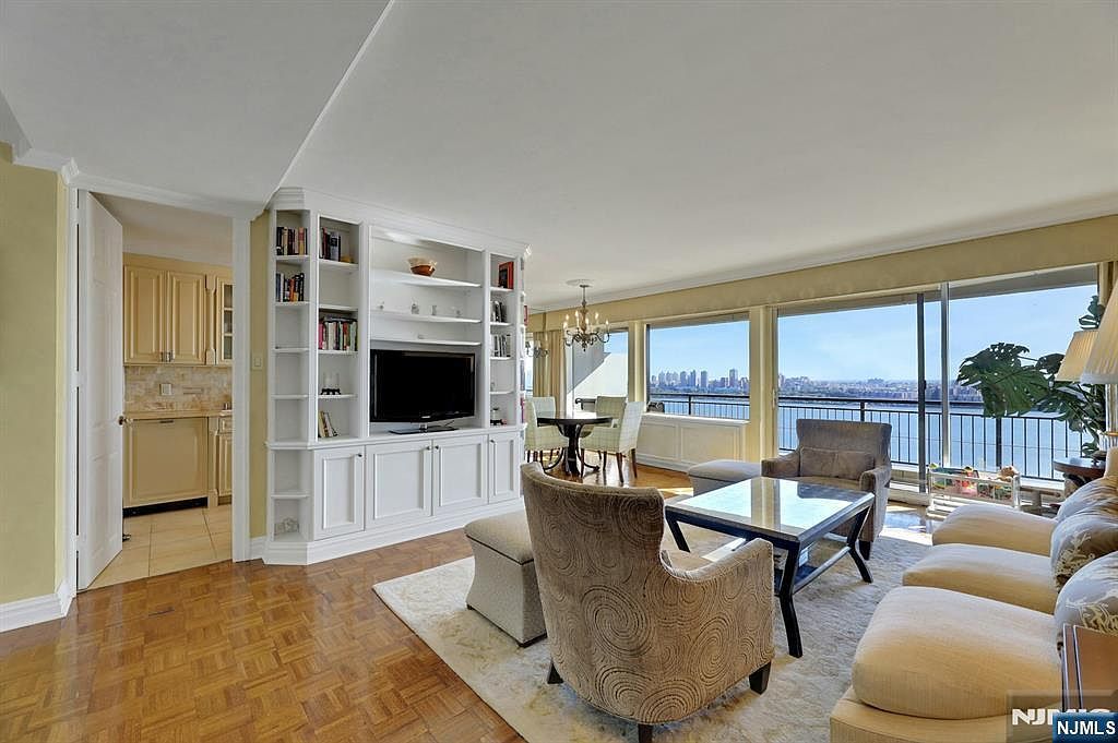 1 Horizon Rd APT 817 Fort Lee, NJ 07024 - Thumbnail 2