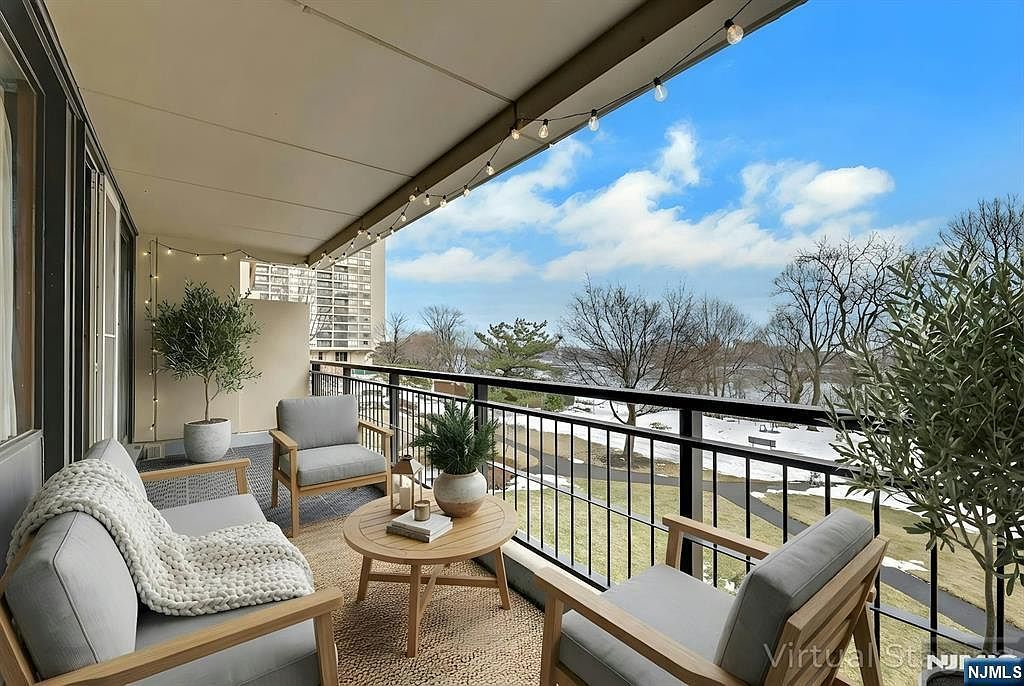 2 Horizon Rd APT G5 Fort Lee, NJ 07024 - Thumbnail 2