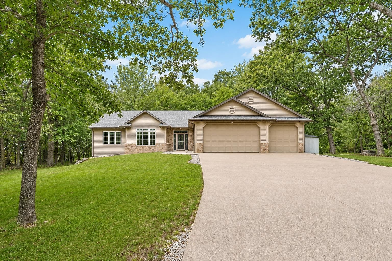 E10085 Buck Bay W Reedsburg, WI 53959, 53959