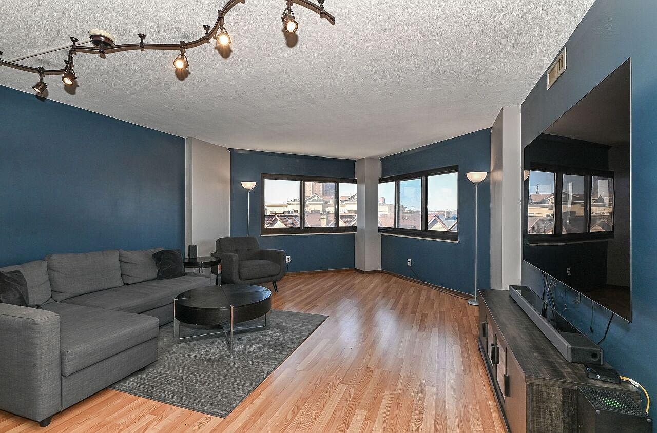 1633 N Prospect Ave UNIT 4C Milwaukee, WI 53202, 53202