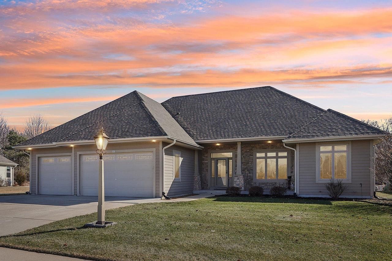 987 Prairieview Cir Oconomowoc, WI 53066 - Thumbnail 2