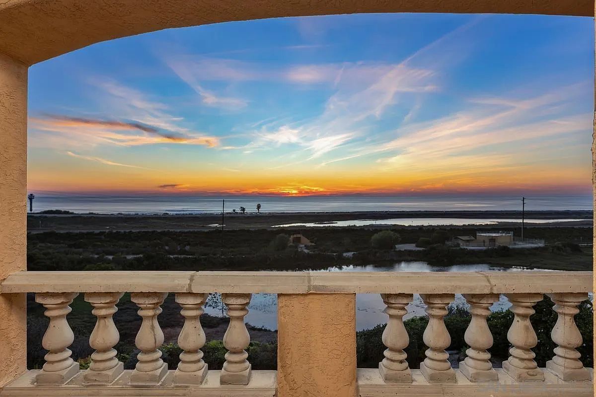 849 N Rios Ave N Solana Beach, CA 92075 - Thumbnail 2