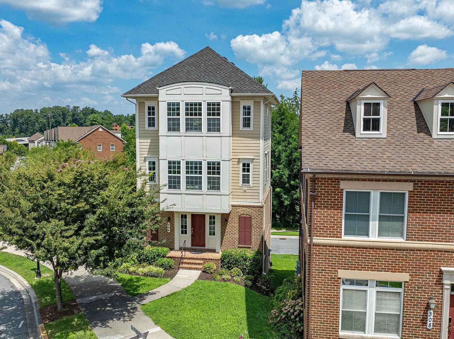 304 Parkview Ave Gaithersburg, MD 20878 - Thumbnail 2