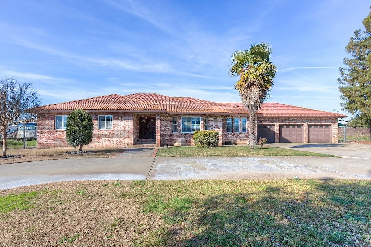 2399 Holcomb Ave Yuba City, CA 95993 - Thumbnail 2