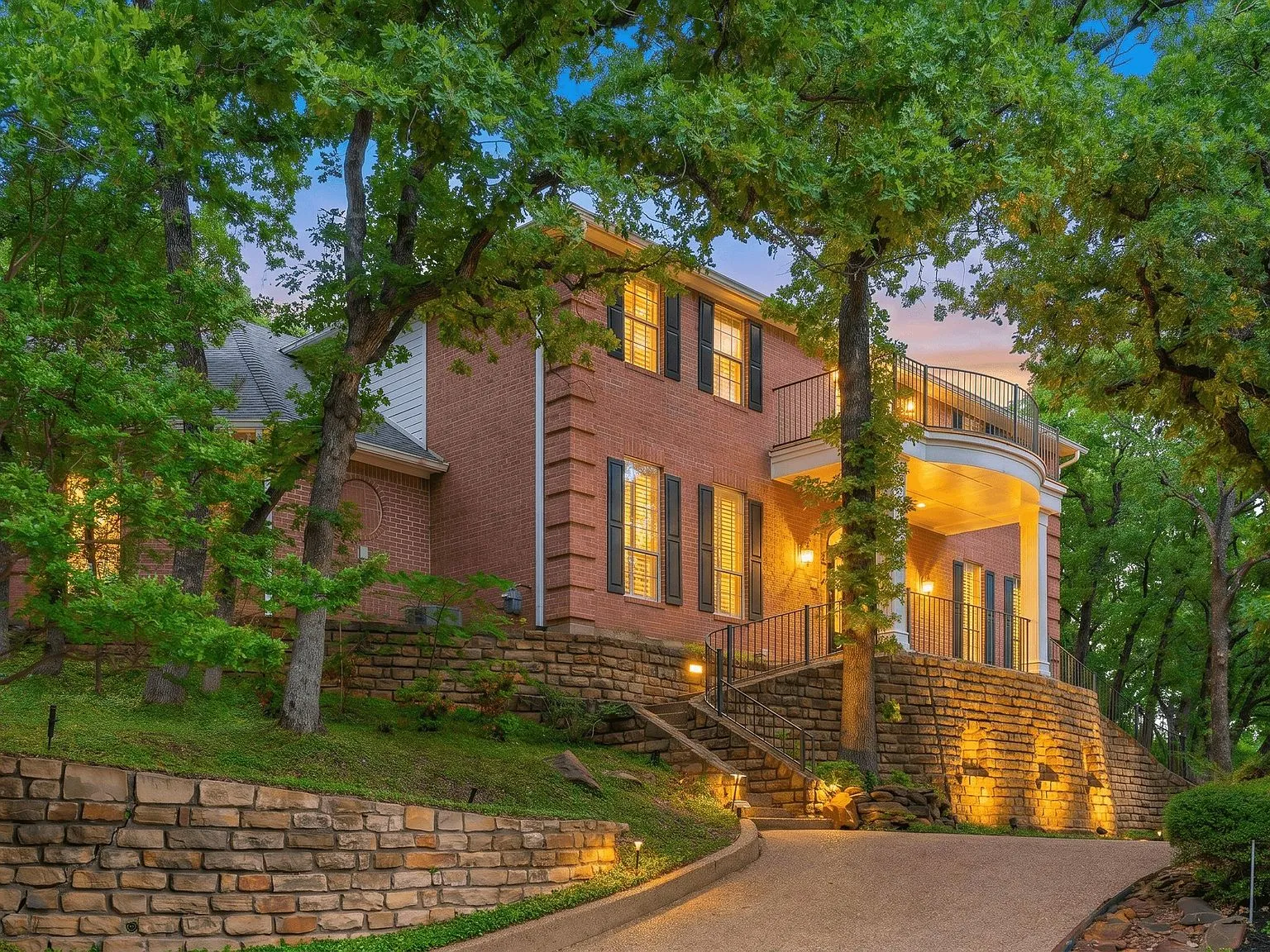 302 W Charlottesville Ave Colleyville, TX 76034, 76034
