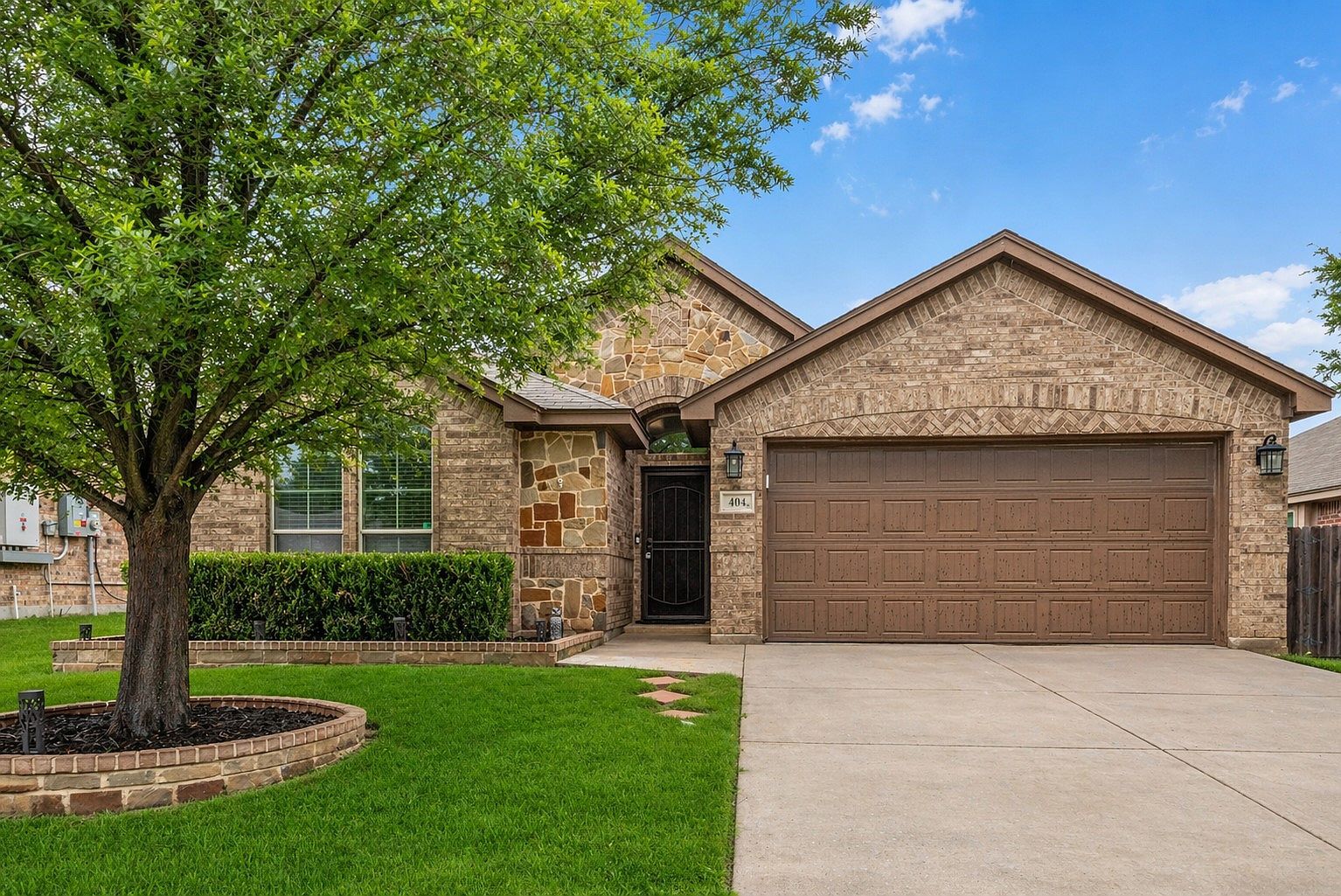 404 Brookhollow Ln Saginaw, TX 76131, 76131