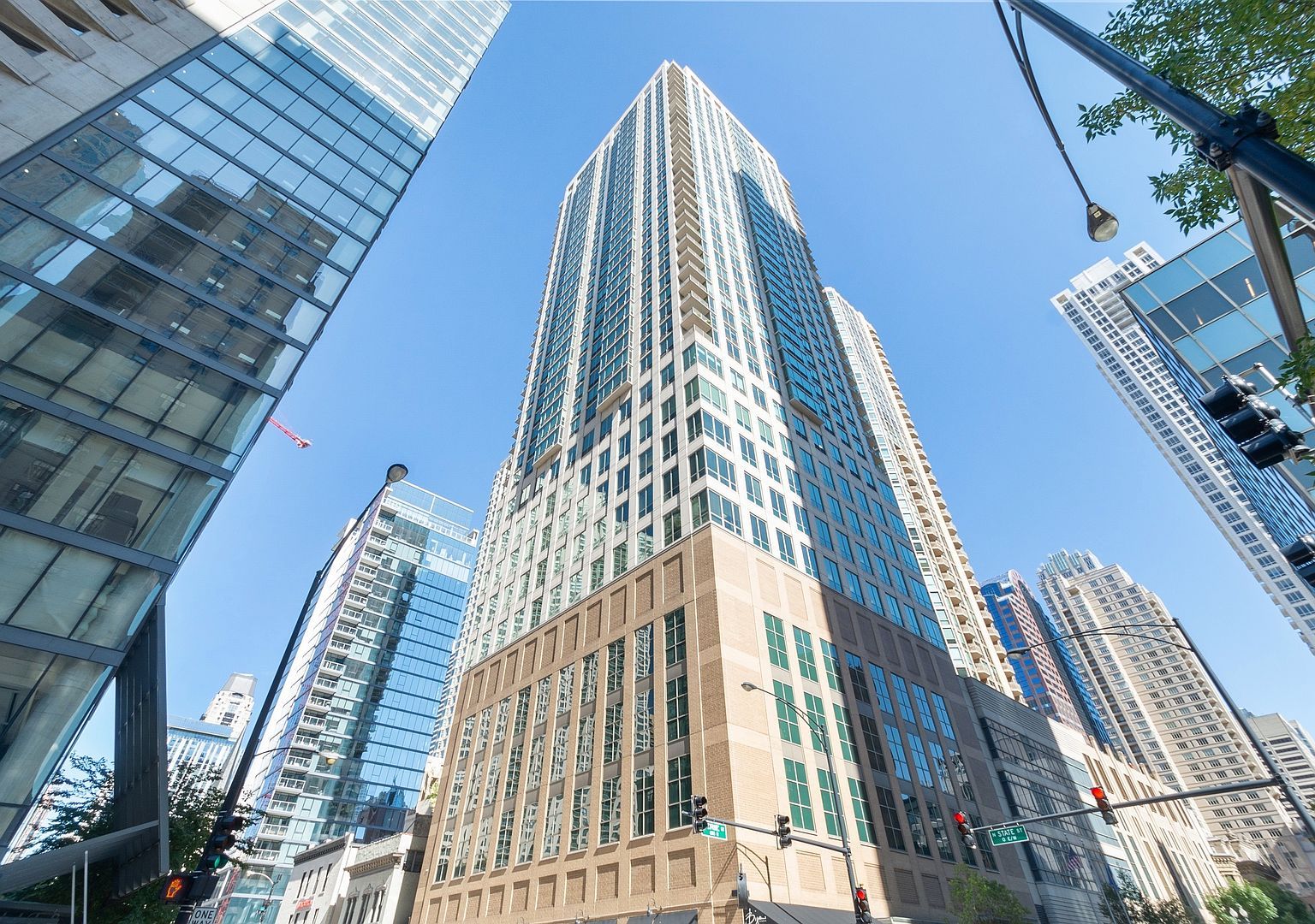 2 E Erie St APT 3714 Chicago, IL 60611 - Thumbnail 2