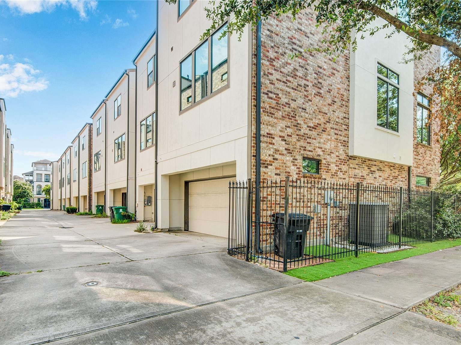 1401 Nagle St Houston, TX 77003 - Thumbnail 2