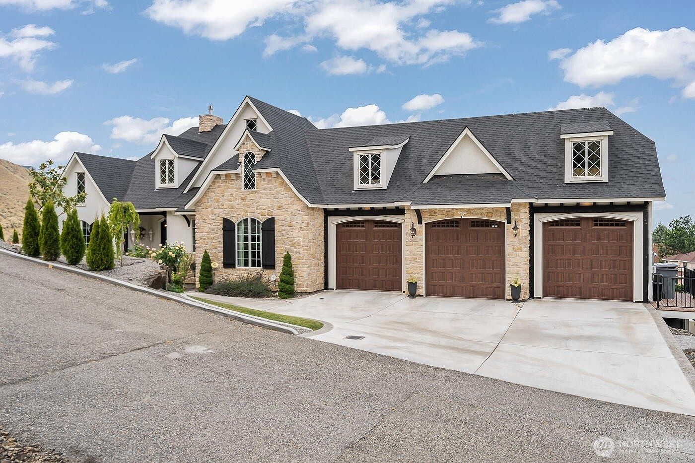 2315 Morency Dr Richland, WA 99352 - Thumbnail 2