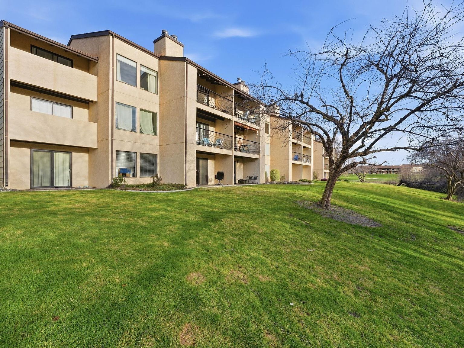 303 Gage Blvd APT 322 Richland, WA 99352 - Thumbnail 2