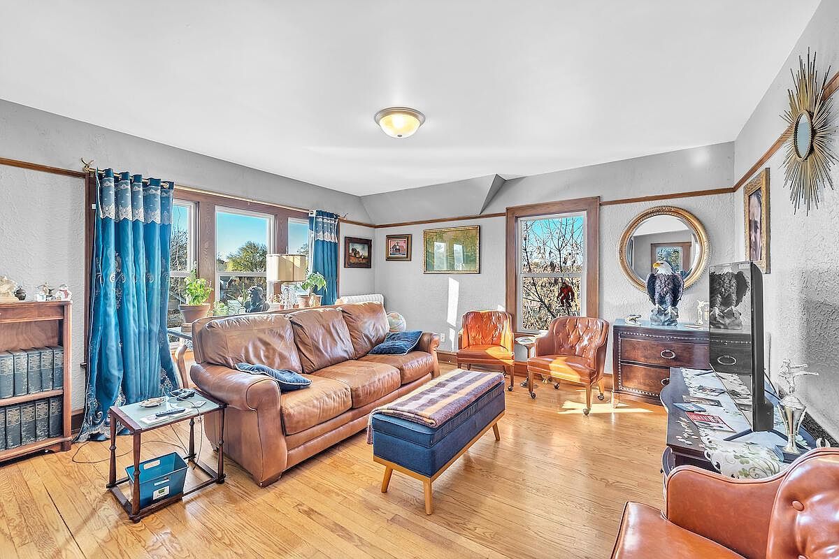 6526 W North Ave Wauwatosa, WI 53213 - Thumbnail 2