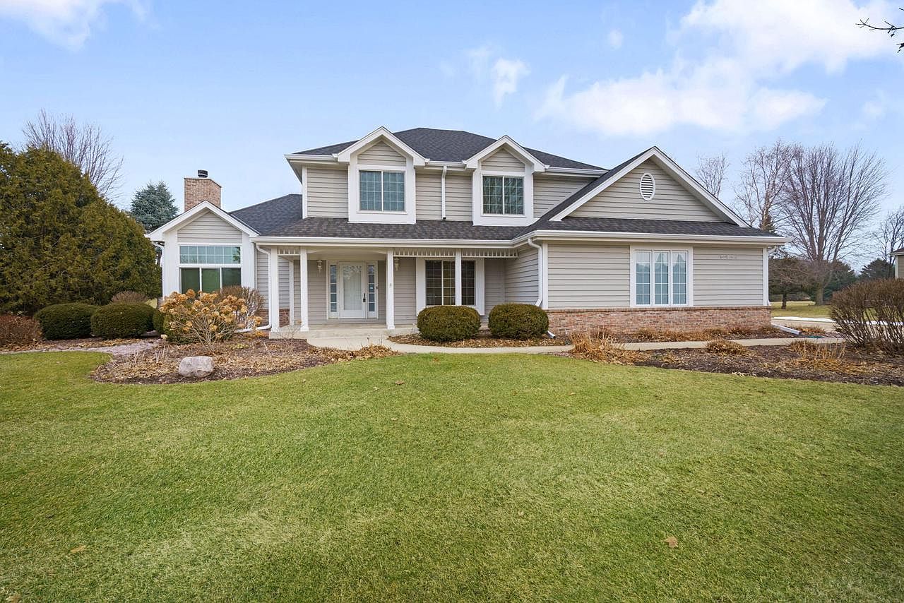 N69W28650 Beverly Ln Hartland, WI 53029 - Thumbnail 2