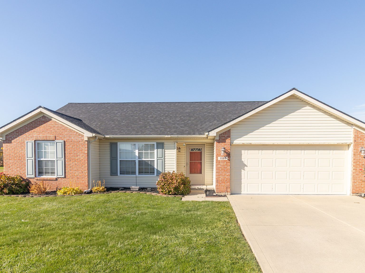 1188 Orphant Annie Dr Greenfield, IN 46140 - Thumbnail 2