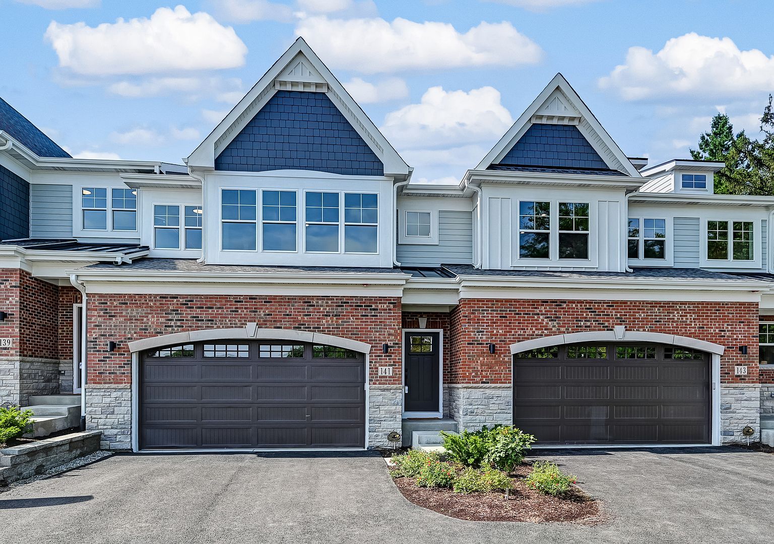 133 Harding Ct Glen Ellyn, IL 60137 - Thumbnail 2