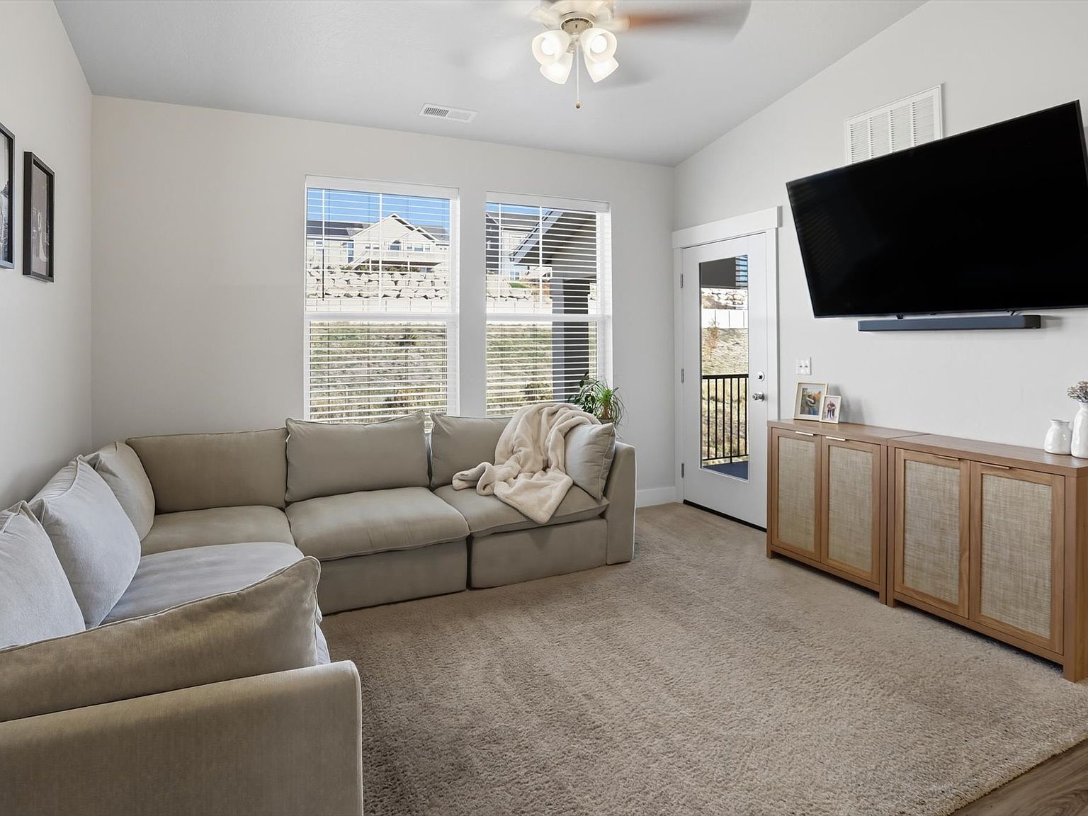 1816 W Eaglewood Dr UNIT 301 Saratoga Springs, UT 84045 - Thumbnail 2