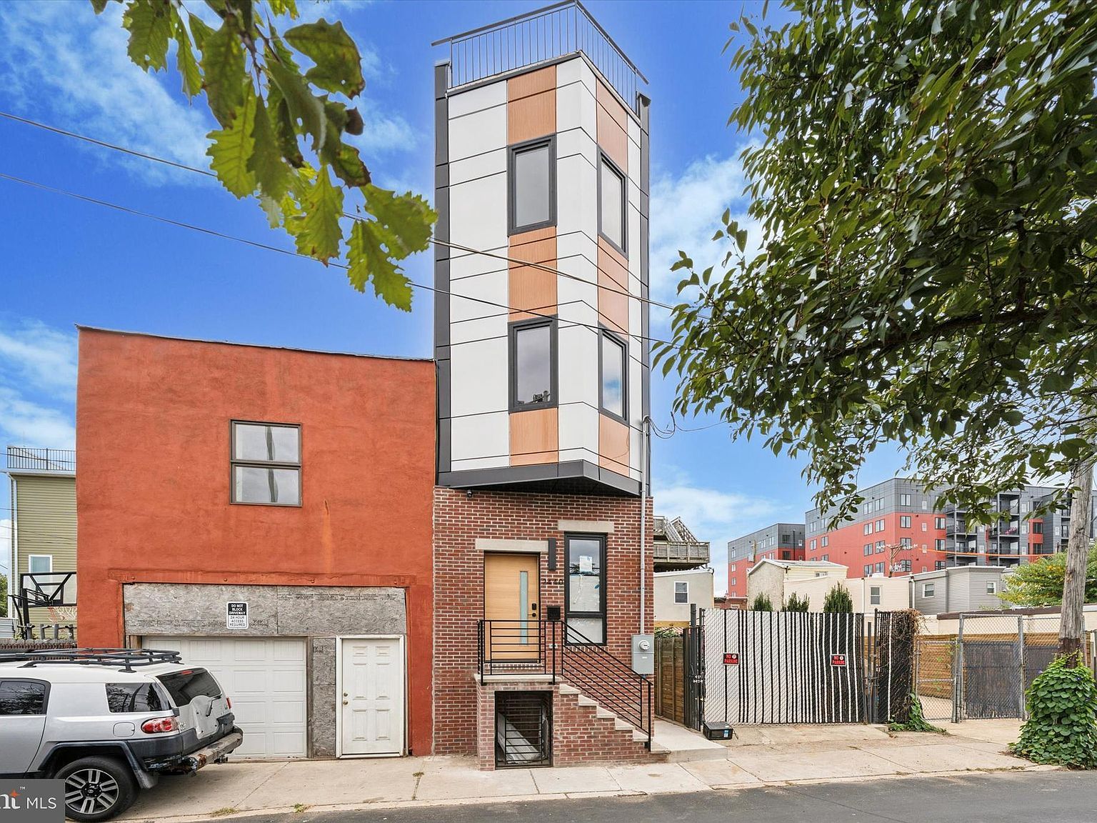 2440 E Harold St Philadelphia, PA 19125 - Thumbnail 2