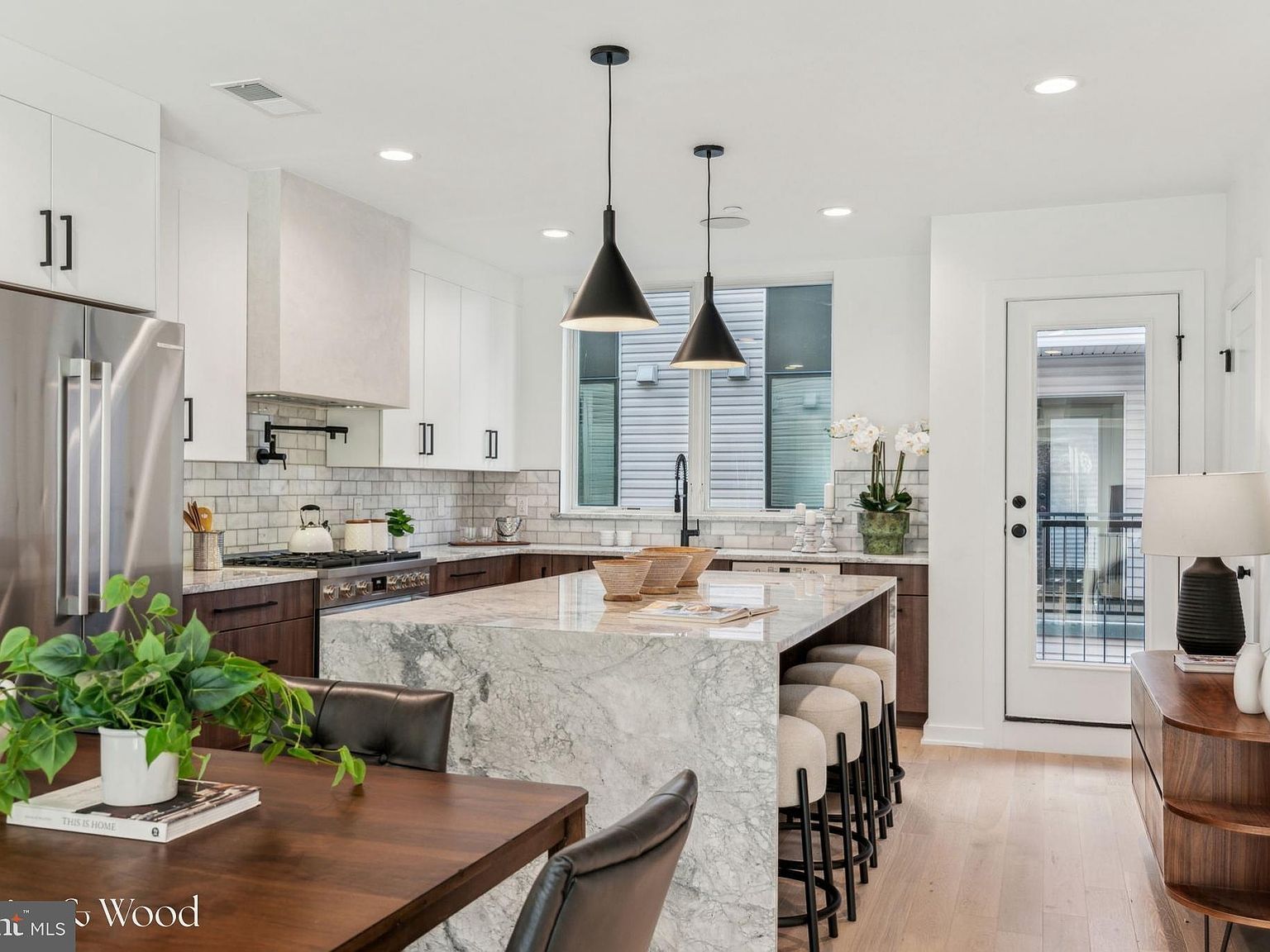 952 N 6th St Philadelphia, PA 19123 - Thumbnail 2