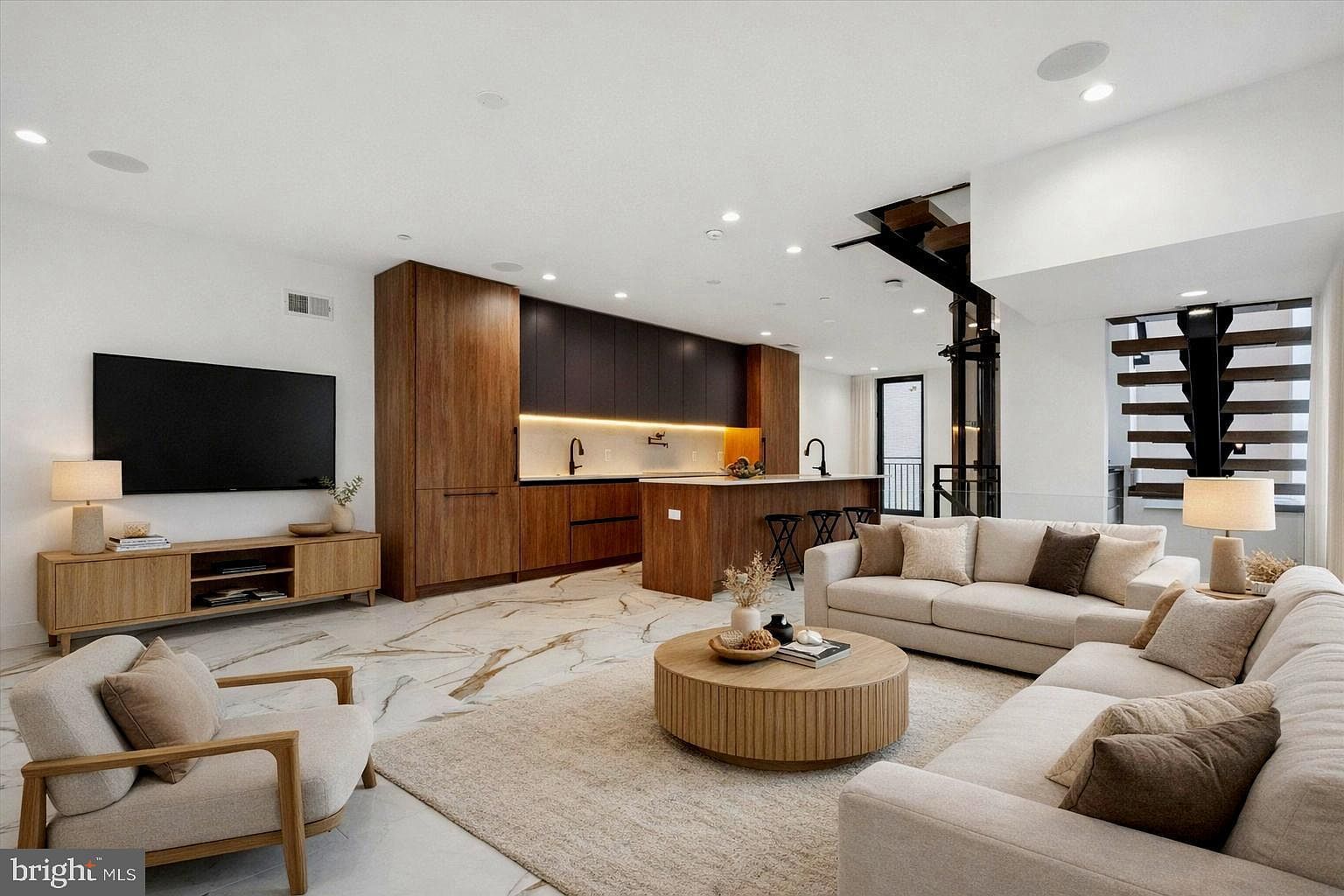 1843 Hartranft St APT B102 Philadelphia, PA 19145 - Thumbnail 2