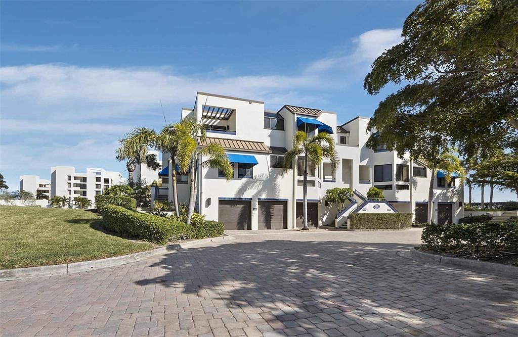 2012 Harbourside Dr UNIT 2104 Longboat Key, FL 34228 - Thumbnail 2