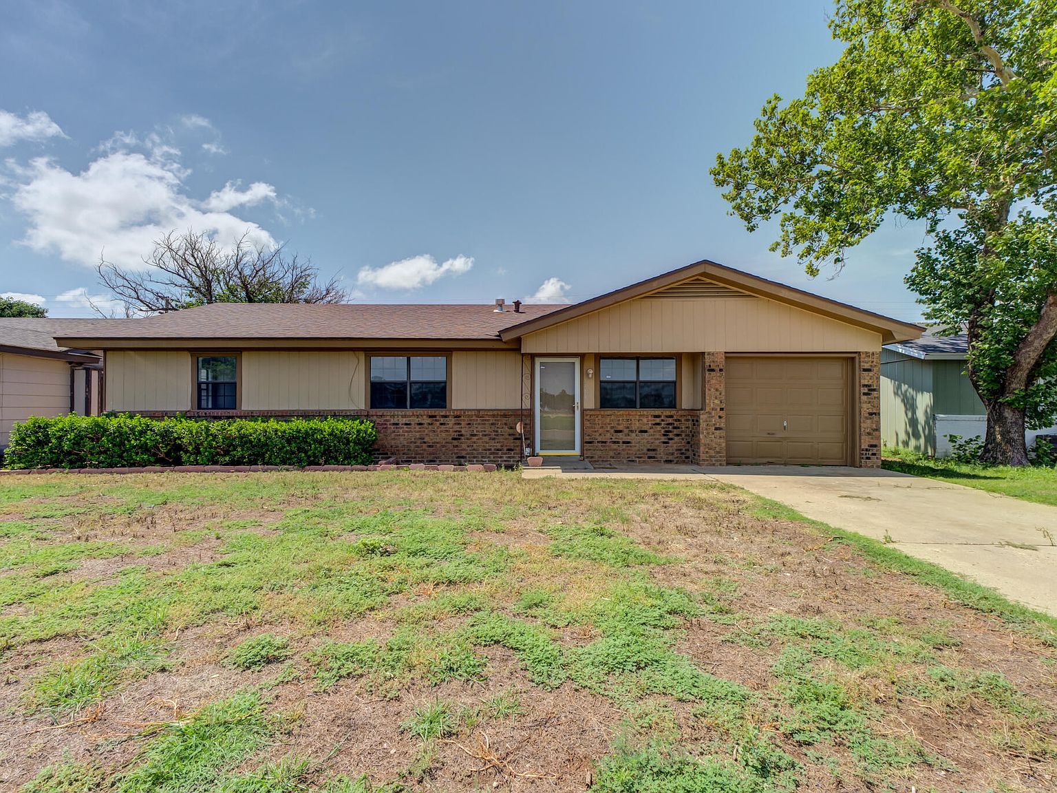 1313 Adrian St Lubbock, TX 79403 - Thumbnail 2