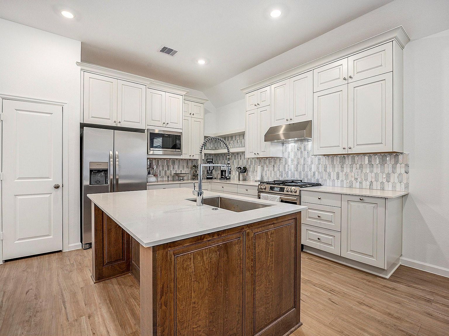 3052 Ash Ray Dr Katy, TX 77493 - Thumbnail 2