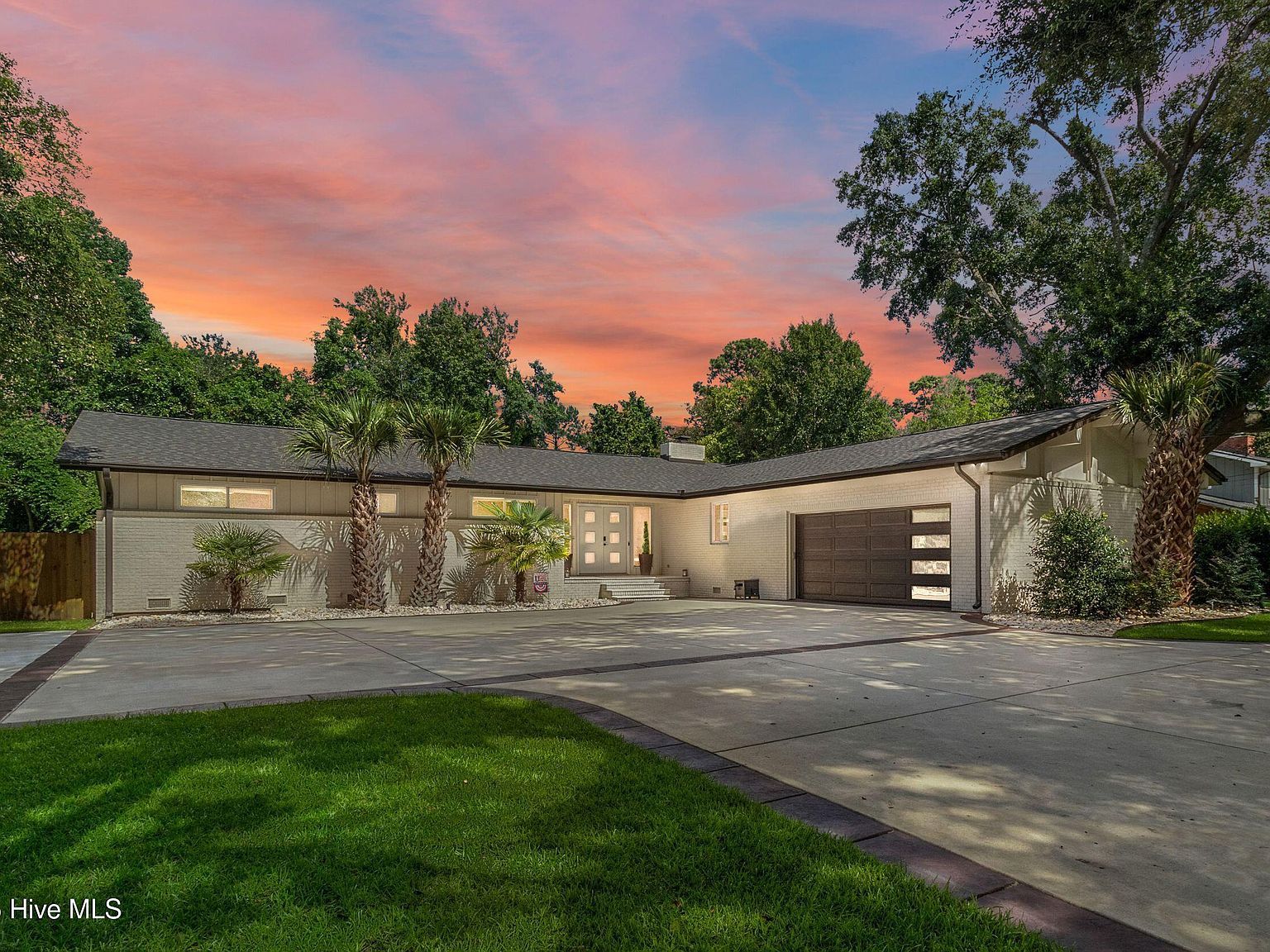 1709 Hawthorne Rd Wilmington, NC 28403 - Thumbnail 2