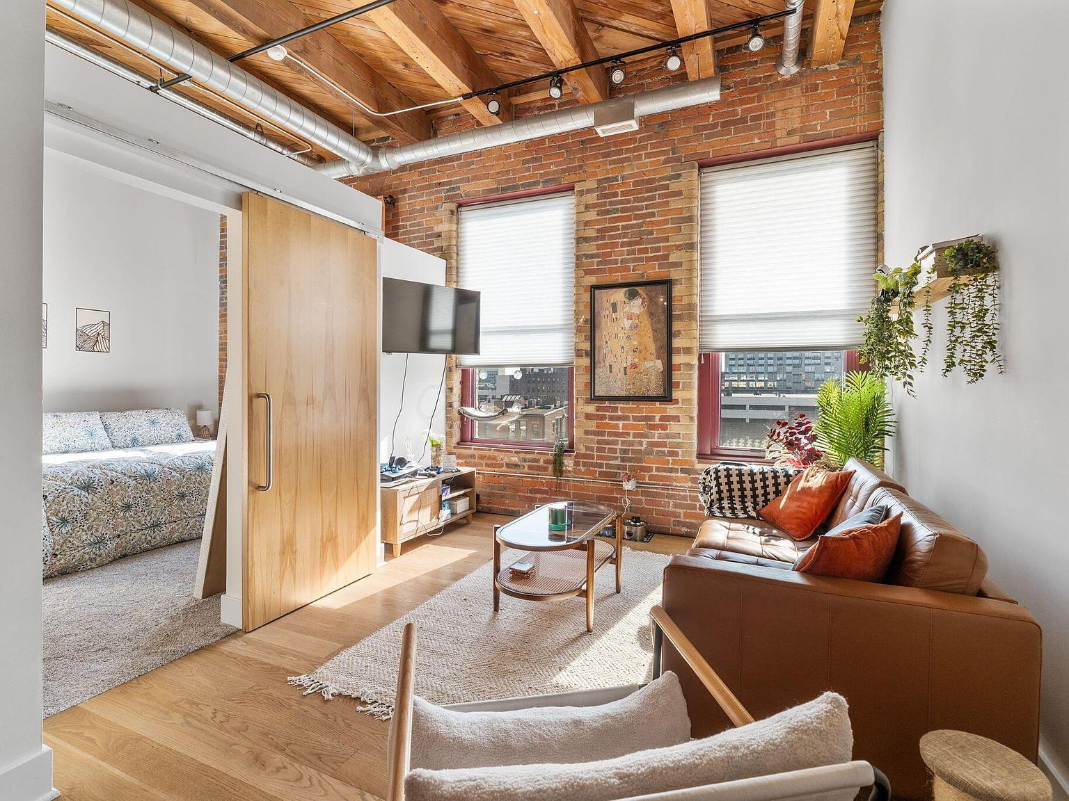 150 E Main St APT 507 Columbus, OH 43215 - Thumbnail 2