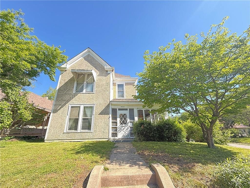 1622 South St Lexington, MO 64067, 64067