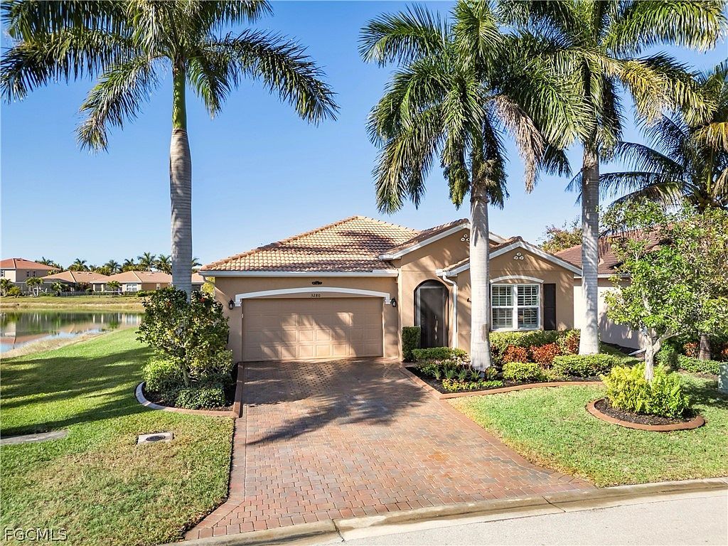 3280 Royal Gardens Ave Fort Myers, FL 33916 - Thumbnail 2