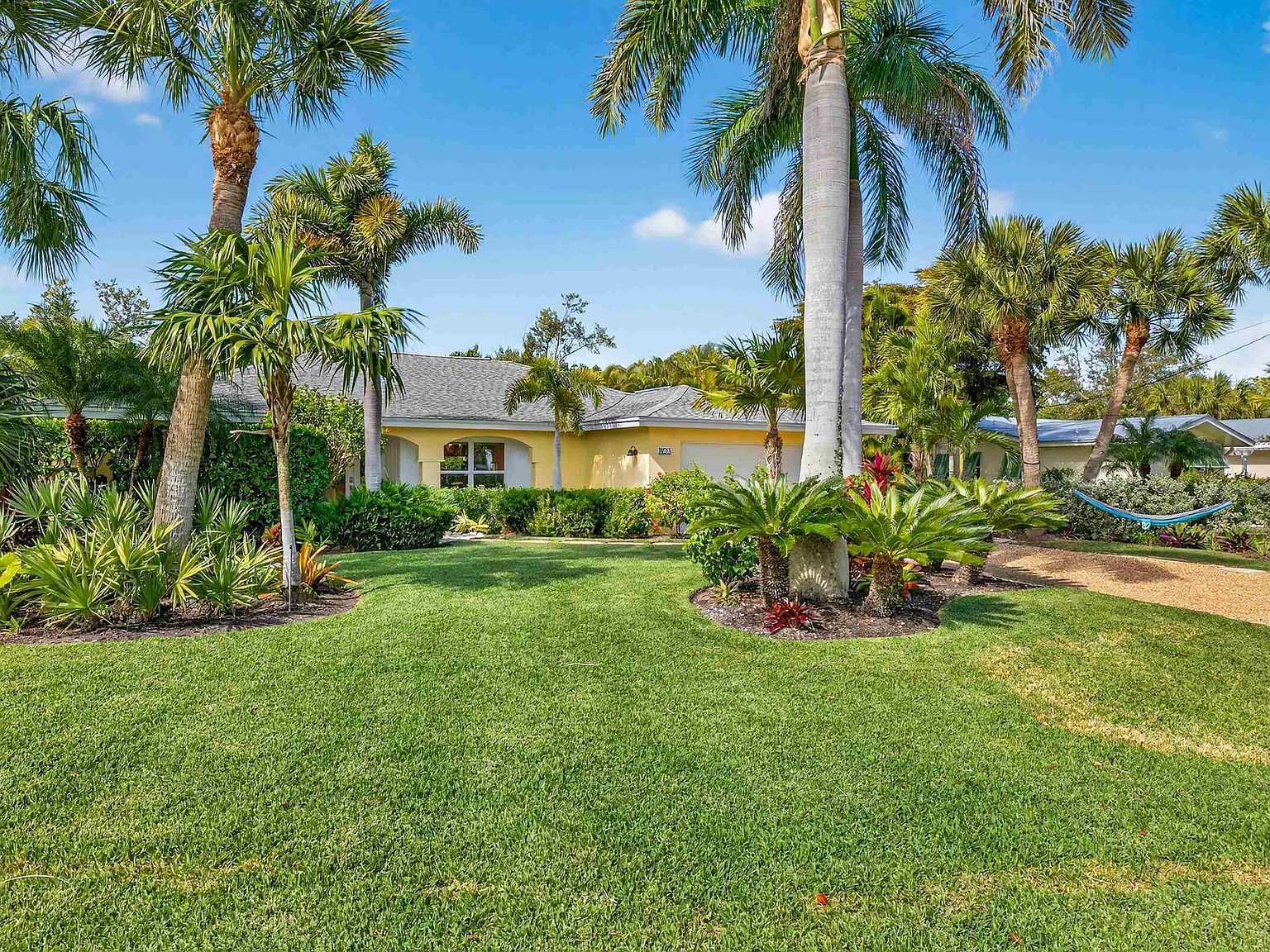 1103 Captains Walk St Sanibel, FL 33957 - Thumbnail 2