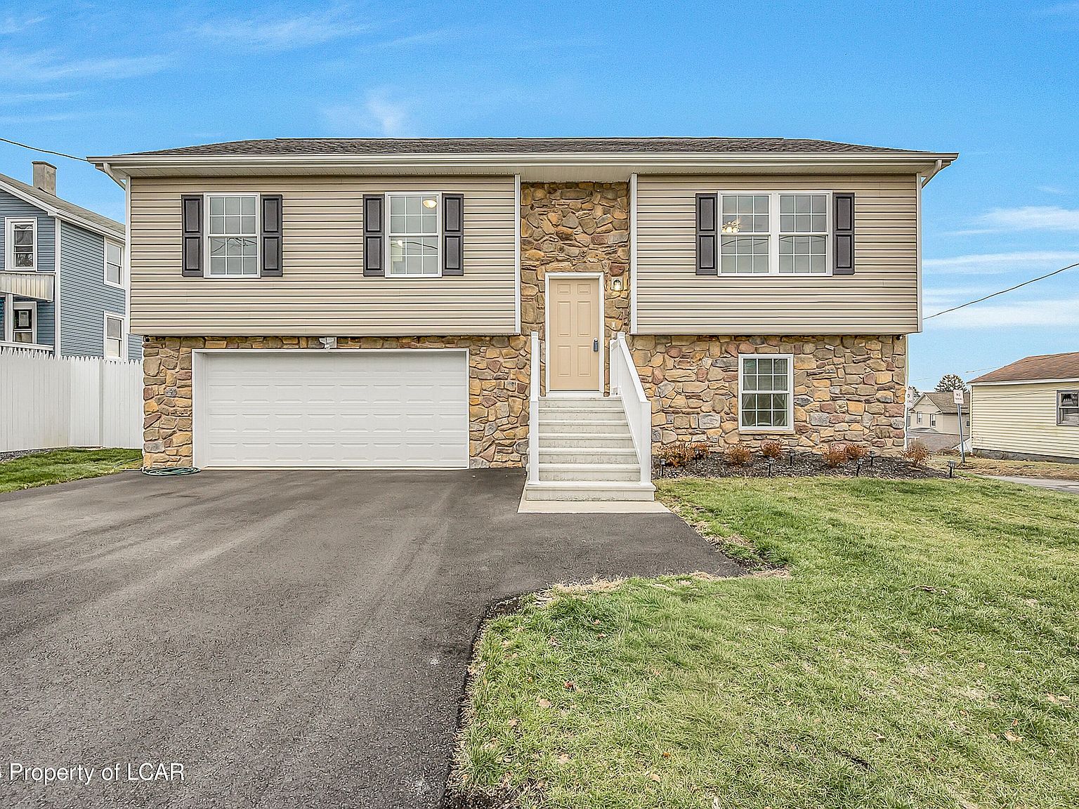 43 Hill St West Wyoming, PA 18644 - Thumbnail 2