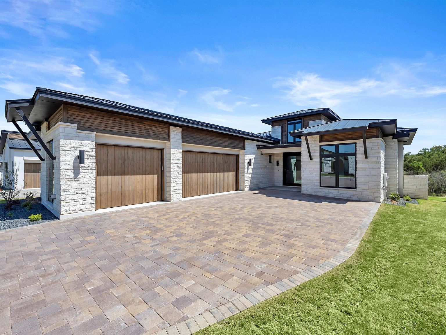 206 Azalea Loop Horseshoe Bay, TX 78657 - Thumbnail 2