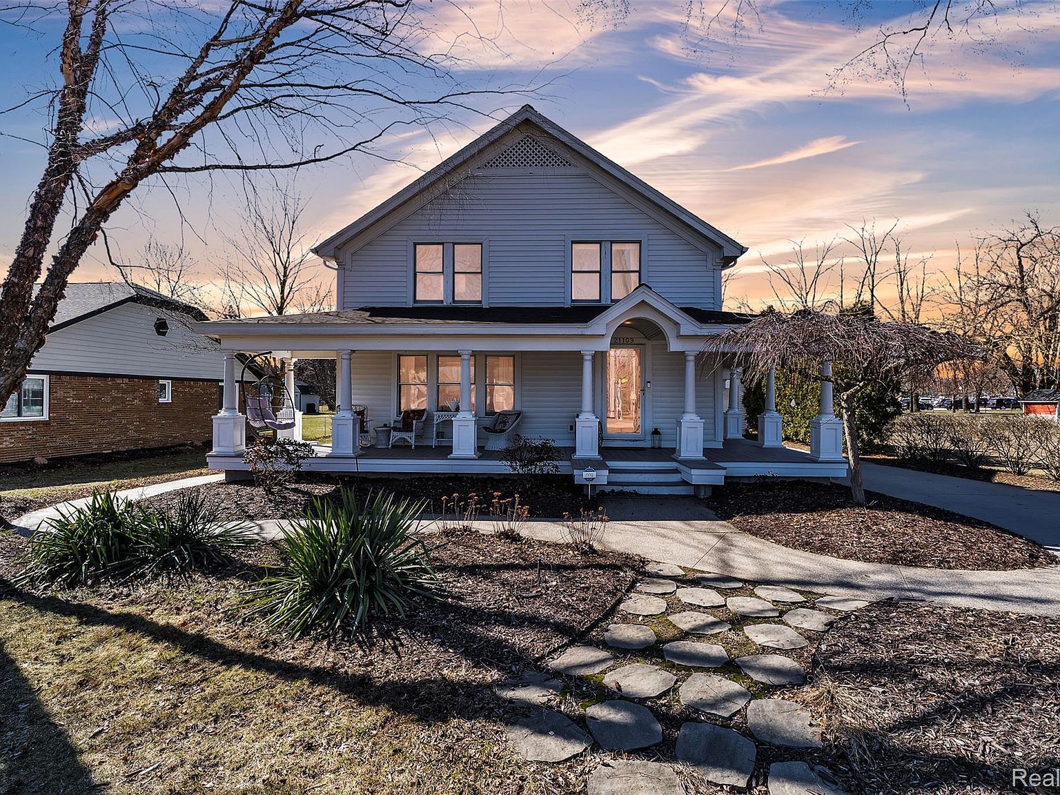 21109 Gill Rd Farmington Hills, MI 48335  | Single Family