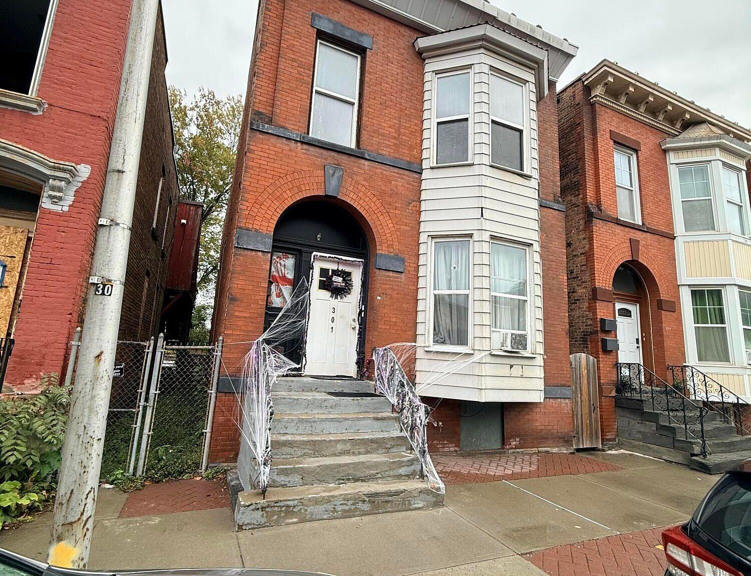 301 2nd St Troy, NY 12180 - Thumbnail 2