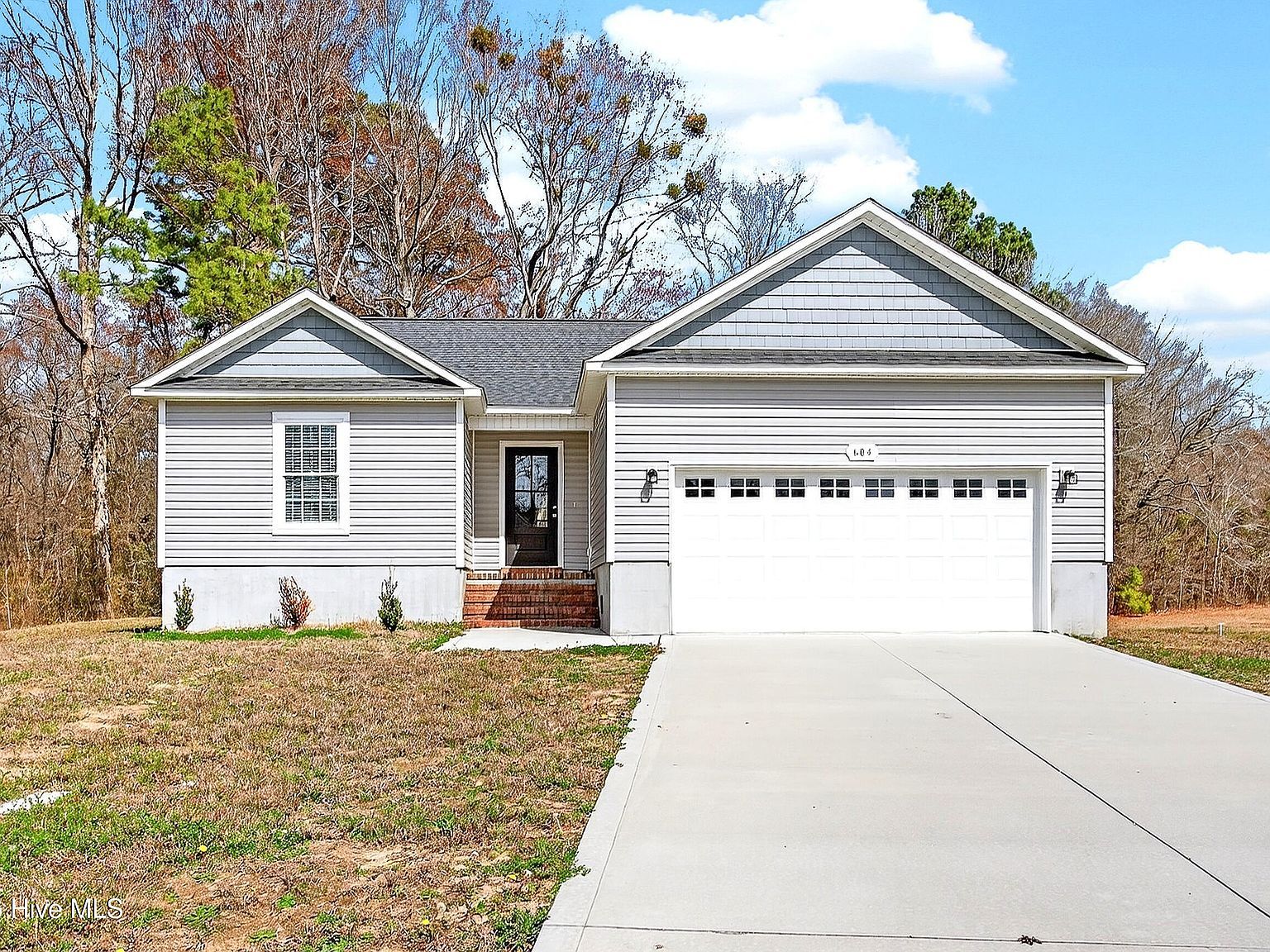 604 Sonata Ct Richlands, NC 28574 - Thumbnail 2