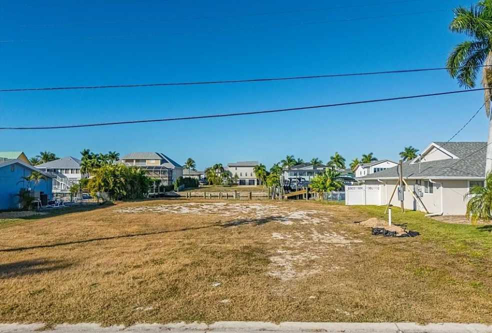 18164 Cutlass Dr, Fort Myers Beach, FL, USA, 33931 - Thumbnail 3