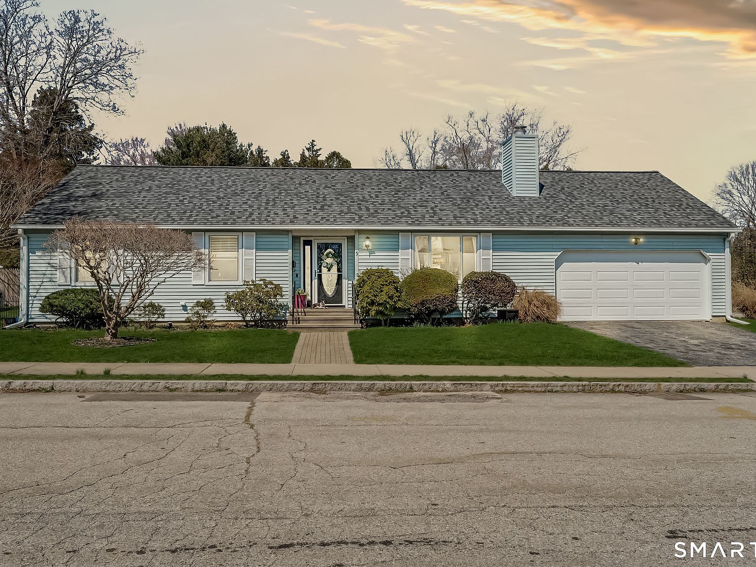 5 Penny Ln New London, CT 06320  | Single Family