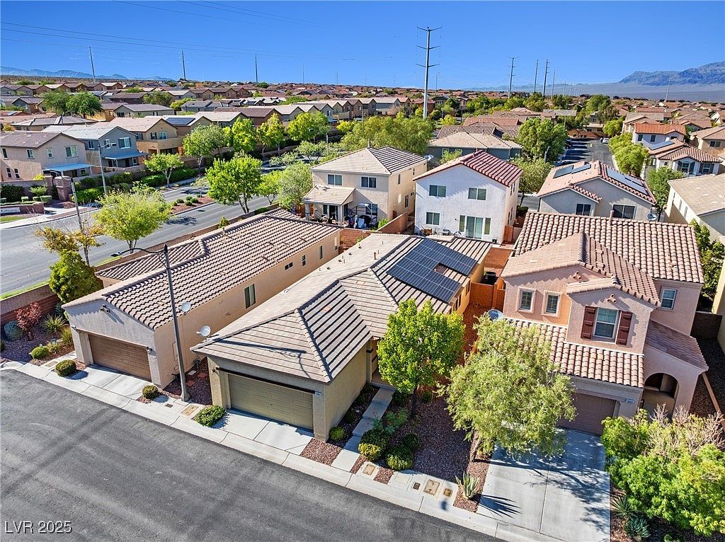 10664 Mount Jefferson Ave Las Vegas, NV 89166 - Thumbnail 2