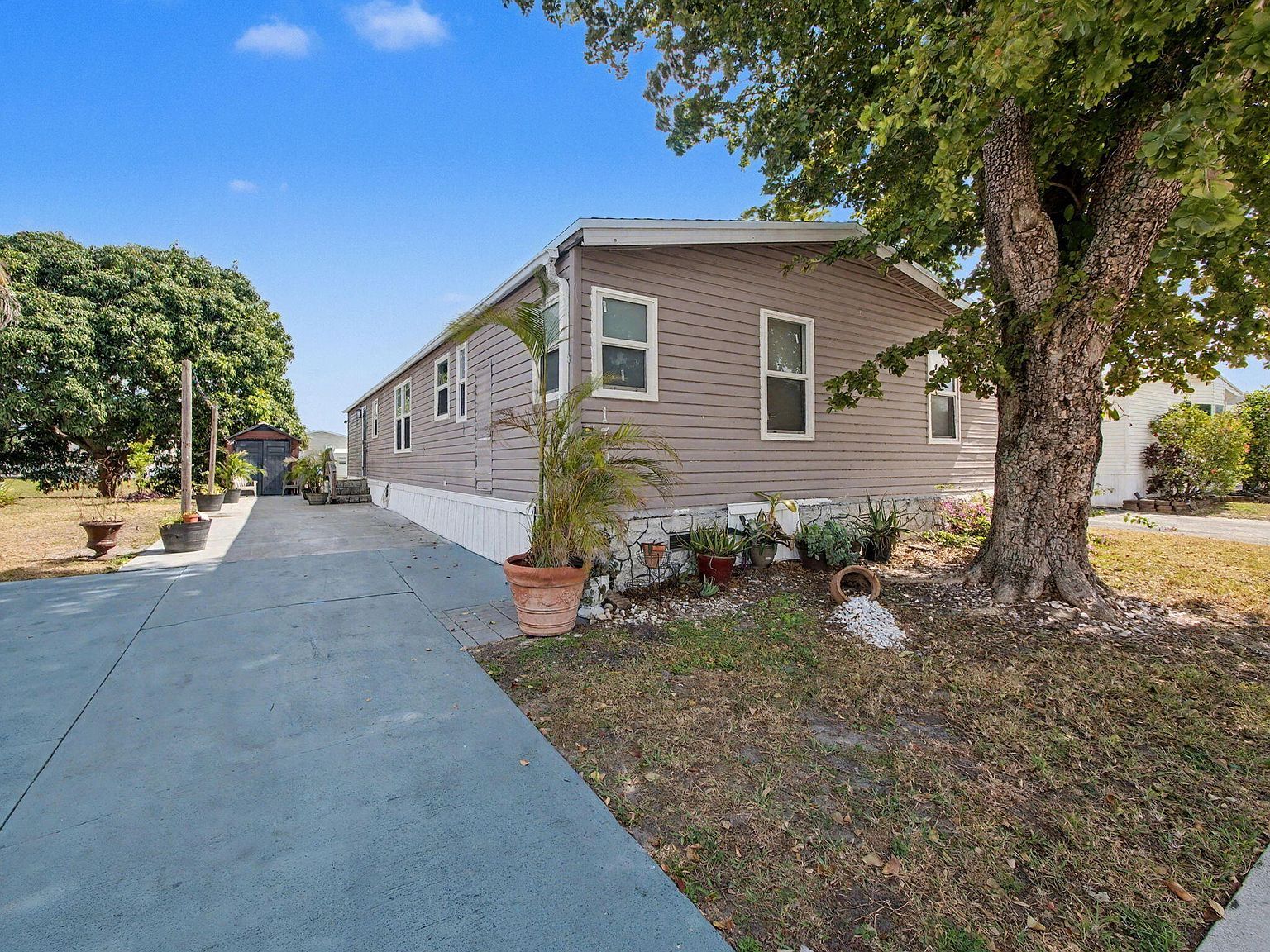 1700 SW 66th Ave Boca Raton, FL 33428 - Thumbnail 2