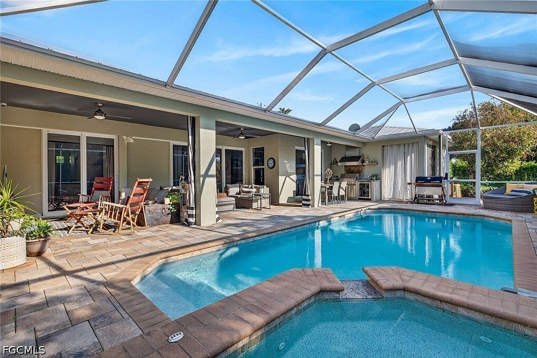 12251 McGregor Blvd Fort Myers, FL 33919  | Single Family