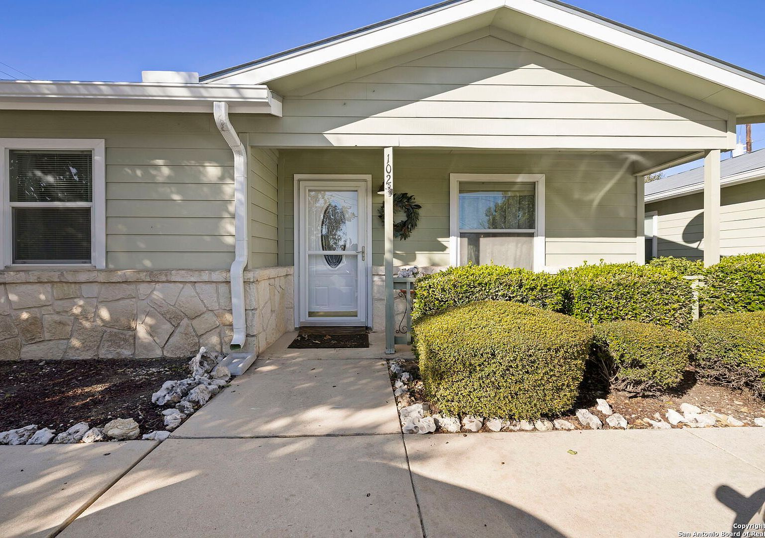 121 S Plant Ave APT 102 Boerne, TX 78006 - Thumbnail 2