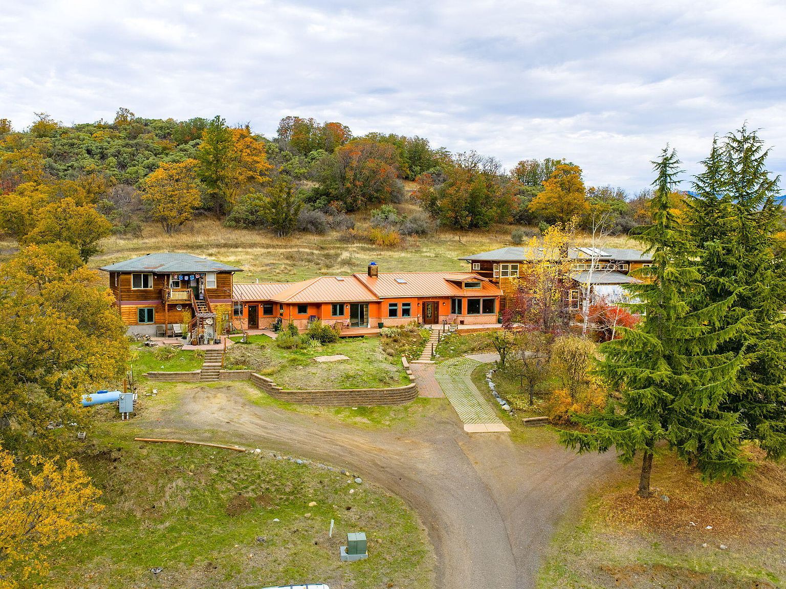 2026 Ashland Mine Rd Ashland, OR 97520 - Thumbnail 2