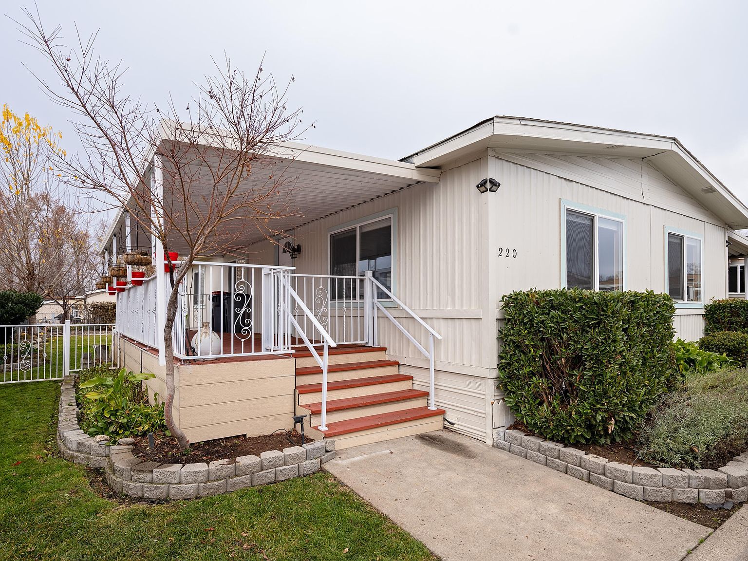 3555 S Pacific Hwy SPACE 220 Medford, OR 97501 - Thumbnail 2