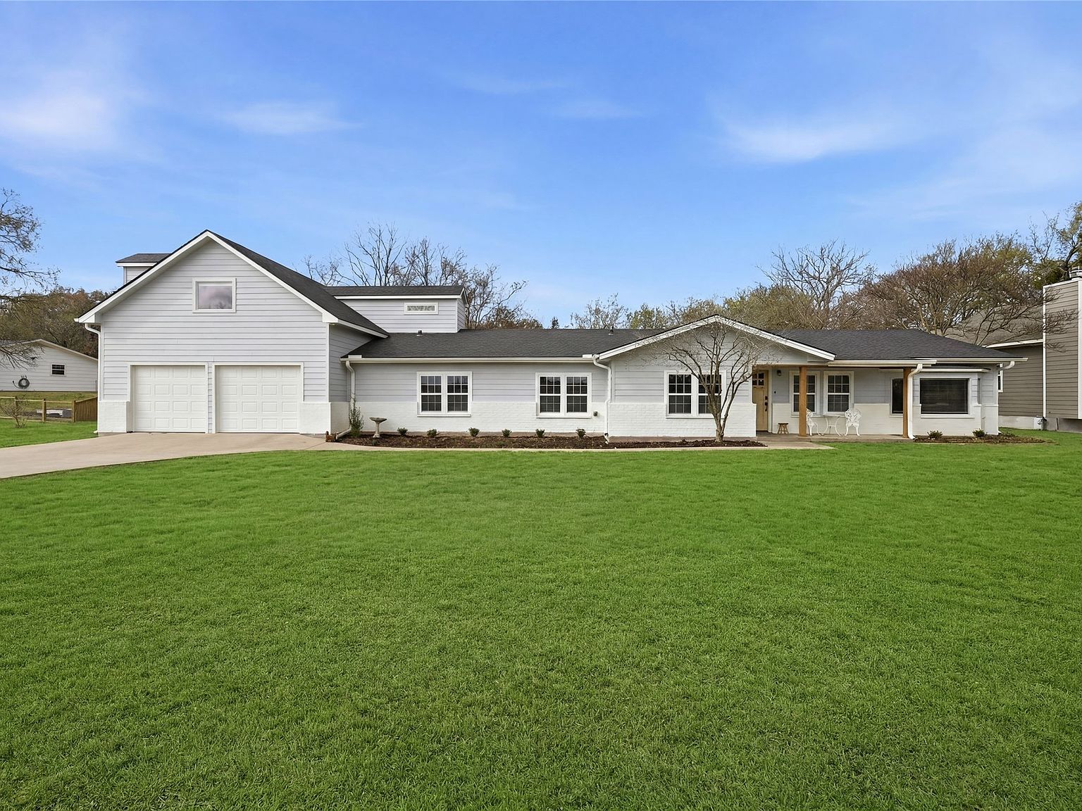 1234 Kiowa Dr W Lake Kiowa, TX 76240 - Thumbnail 2