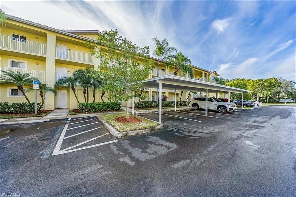8288 Key Royal Ln APT 1424 Naples, FL 34119 - Thumbnail 2